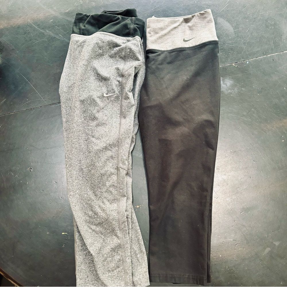 Nike dri-fit 3/4 length running leggings 2 pair women’s gray black size M